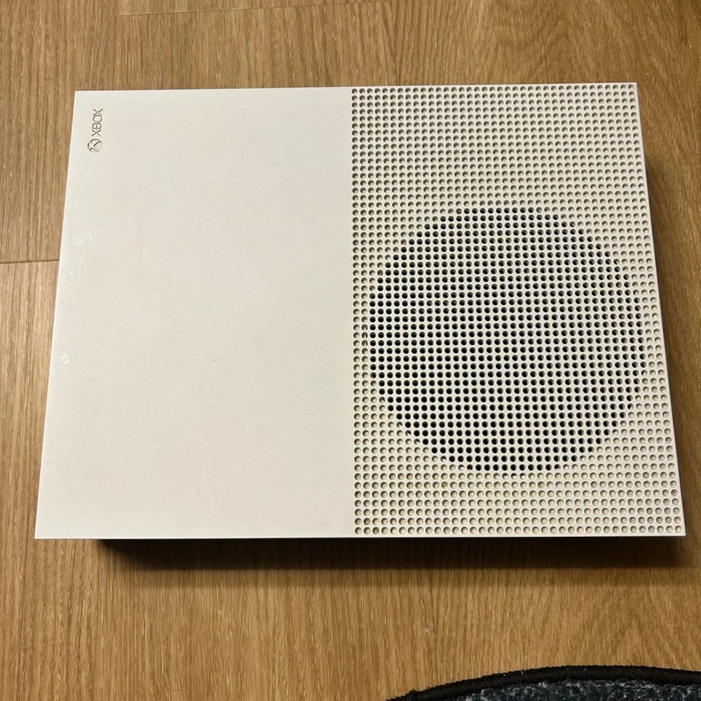Xbox One S & Controller